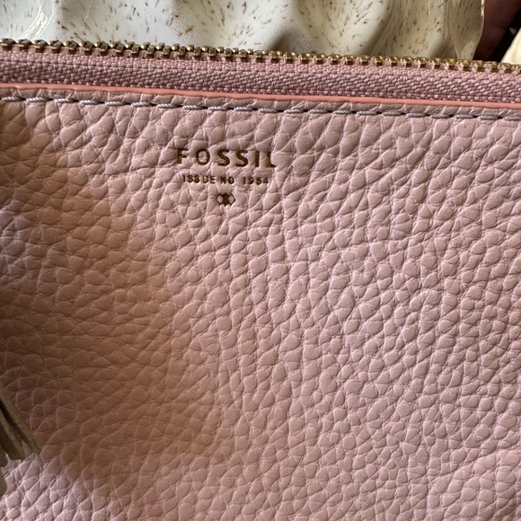 Fossil Pebbled Leather Zip Around Tara Wristlet Wallet with Tassel Dusty Rose - Picture 5 of 7